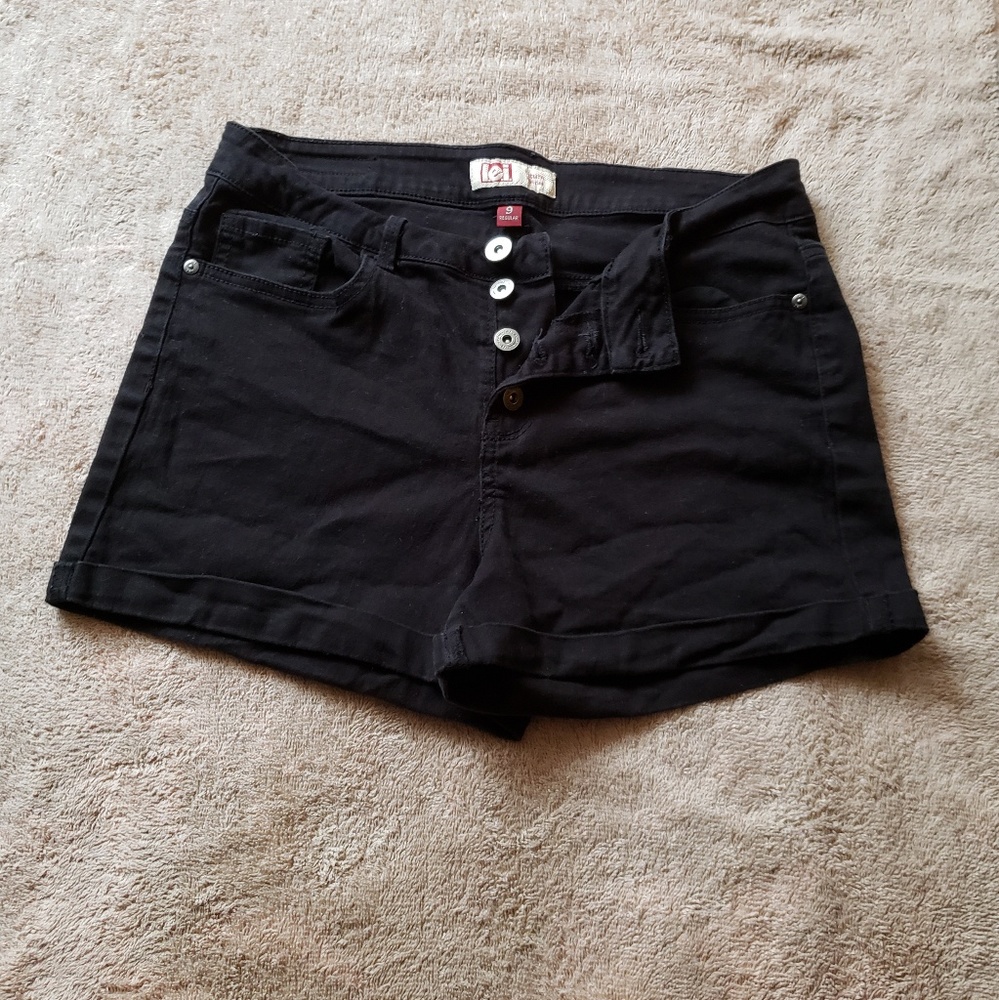 Black l.e.i. shorts